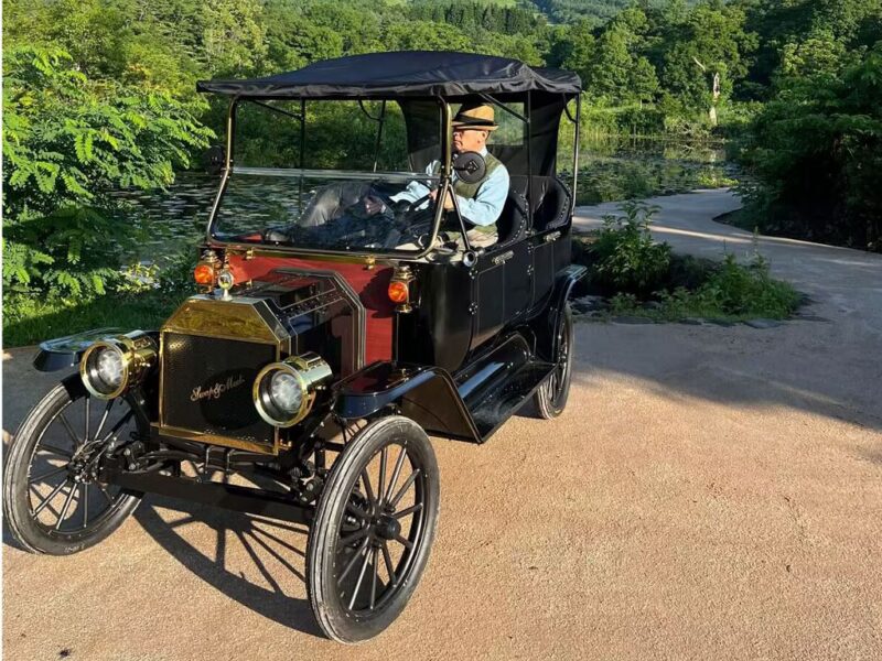 1914 Ford Model T Touring Car